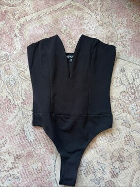 Fashion Nova Black Strapless V-Neck Bodysuit NWOT